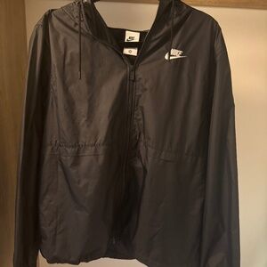 Nike Women’s Lightweight Windbreaker Jacket – Black (Medium)